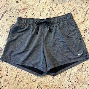 Nike Athletic Shorts Women Size L